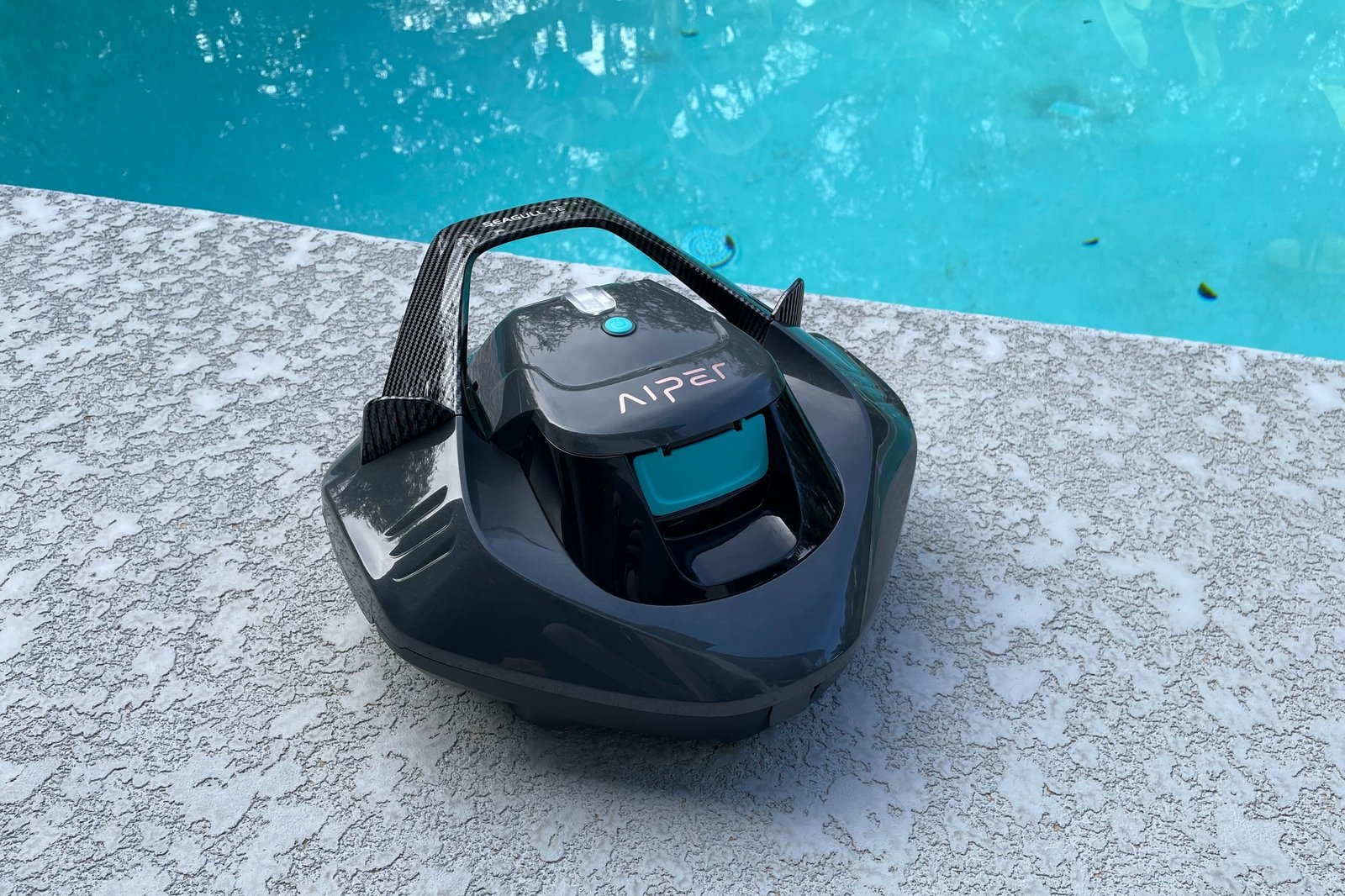 Aiper Seagull SE - Best robotic pool cleaner for smaller pools