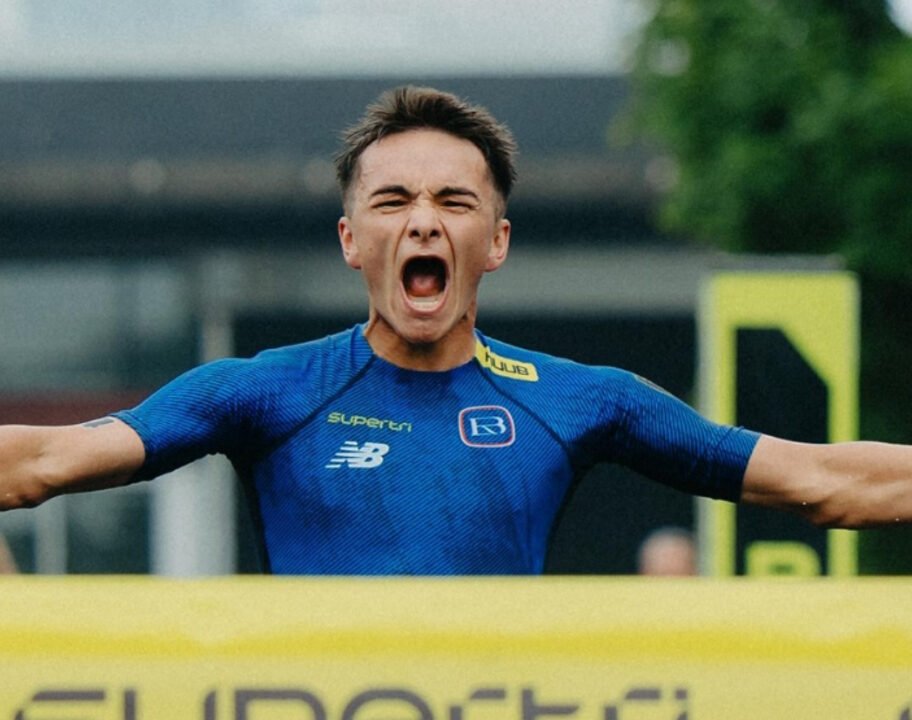 Alex Yee wins Super tri Toronto 2025