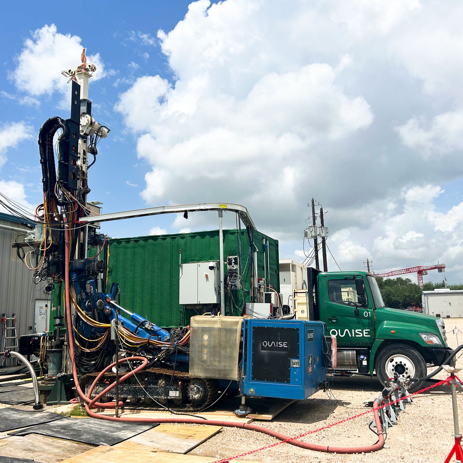 Quaise truck and mobile drill unit
