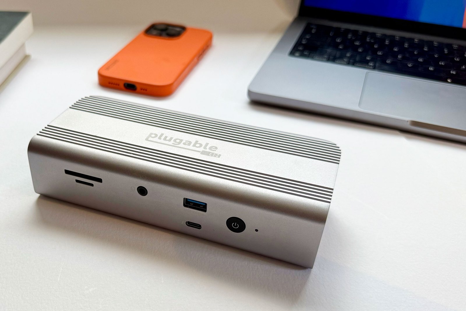 Plugable Thunderbolt 5 Docking Station main 2