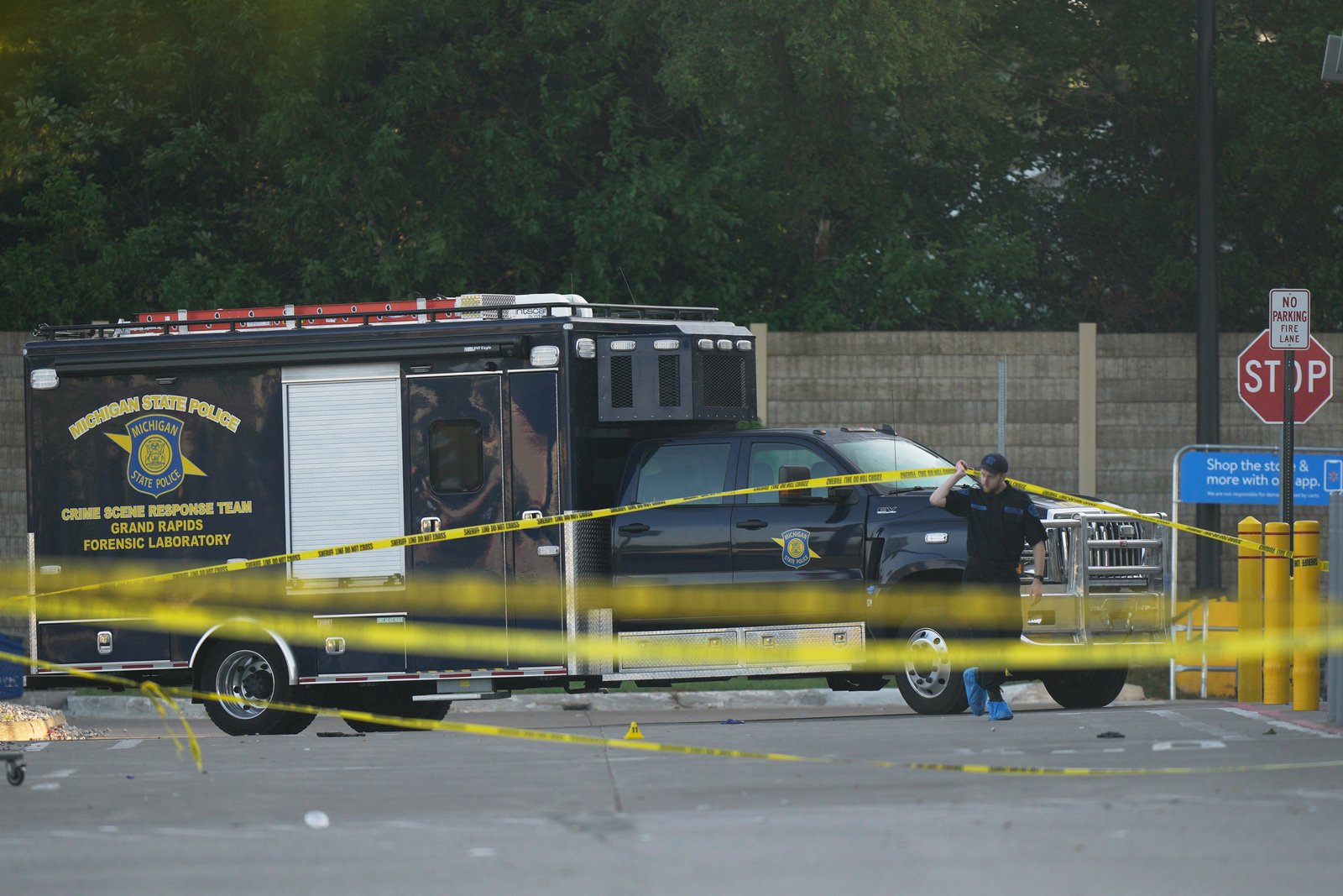 Walmart Man Who Stabbed 11 People In Michigan Police Custody
