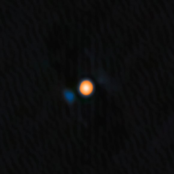 Betelgeuse (right) and its stellar companion (left). Image credit: International Gemini Observatory / NOIRLab / NSF / AURA / M. Zamani, NSF’s NOIRLab.