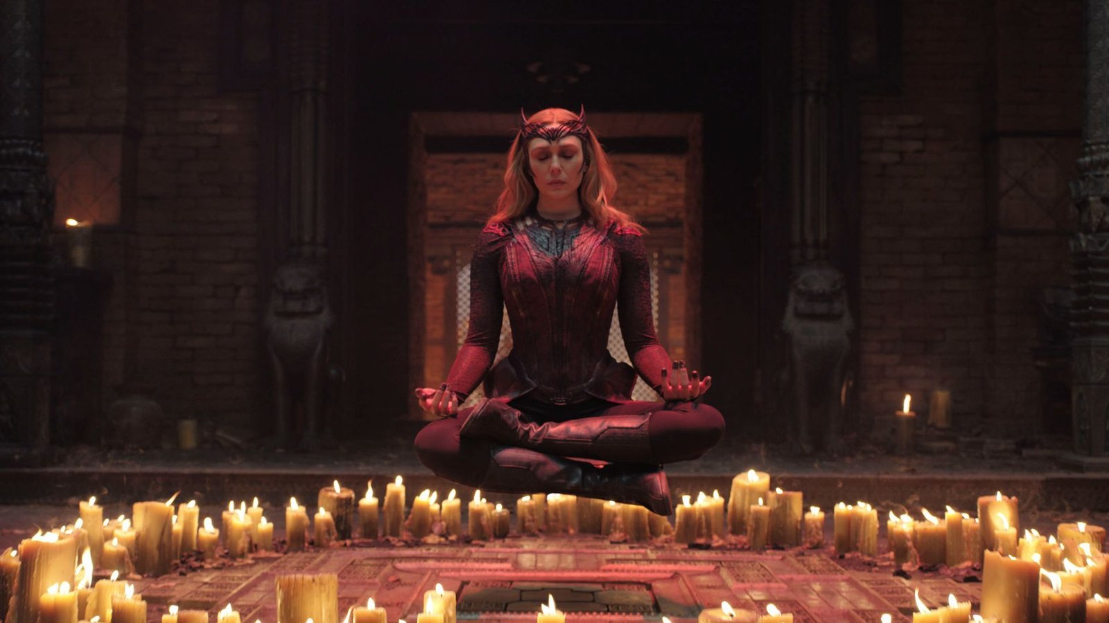 elizabeth olsen scarlet witch multiverse of madness