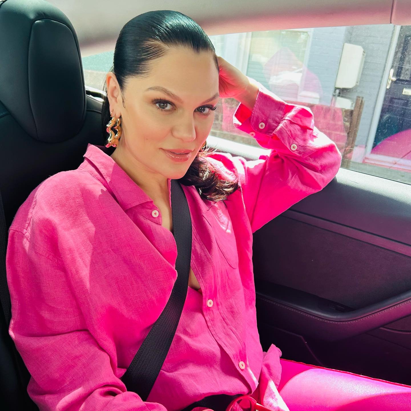 Jessie J int he car