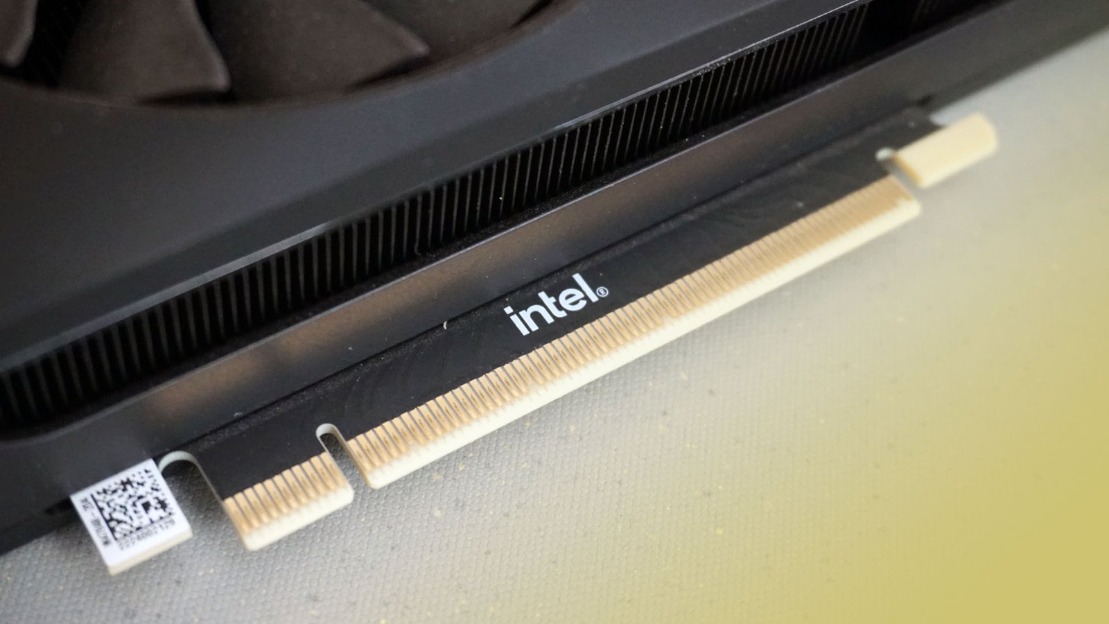 PCIe connection Intel graphics card